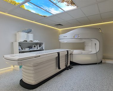 El Hospital Universitario Sanitas Virgen del Mar incorpora una resonancia magntica abierta que mejora la accesibilidad y comodidad de los pacientes